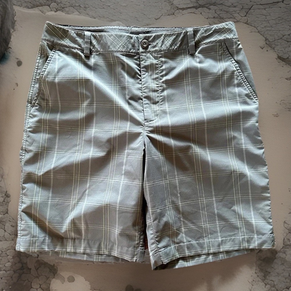 Under Armour Shorts Mens 34 Gray‎ Plaid Performance Golf Flat Front Stretch
